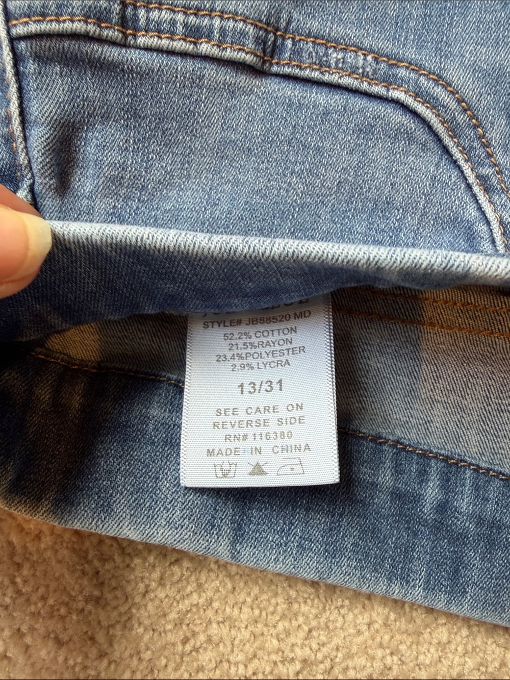 Judy Blue medium blue jeans for women - Picture 3 of 9